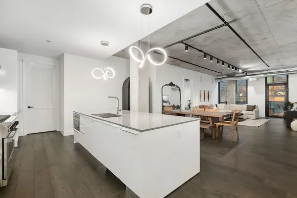 $6,750 | 111 South Peoria Street, Unit 506, Chicago, IL 60607