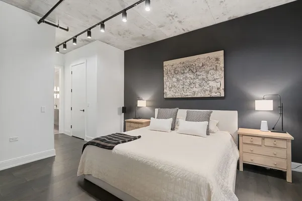 $6,750 | 111 South Peoria Street, Unit 506, Chicago, IL 60607