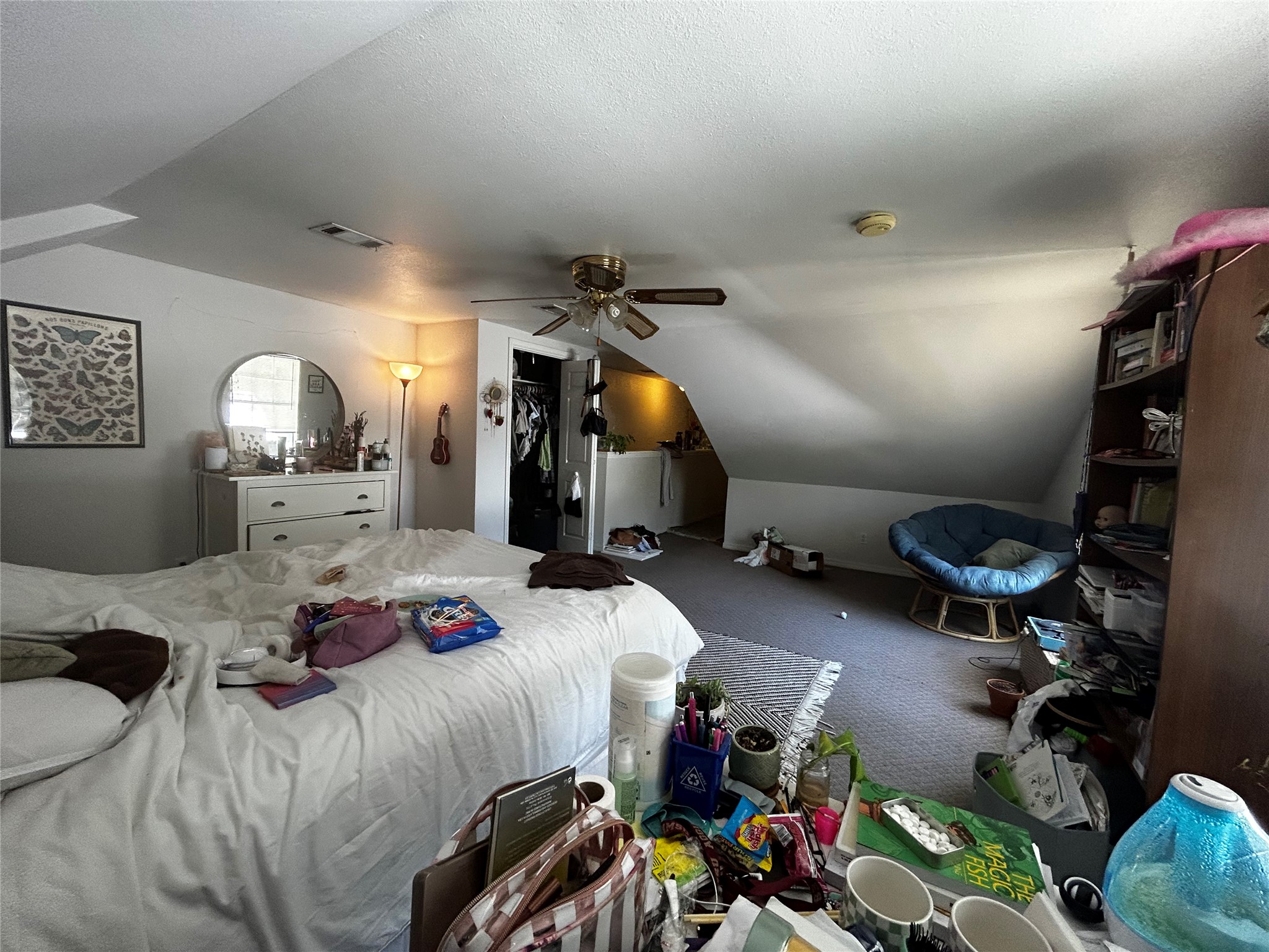 4511 B Avenue, Unit B Austin, TX 78751 - Photo 29 of 30 a bedroom with bed and a lamp