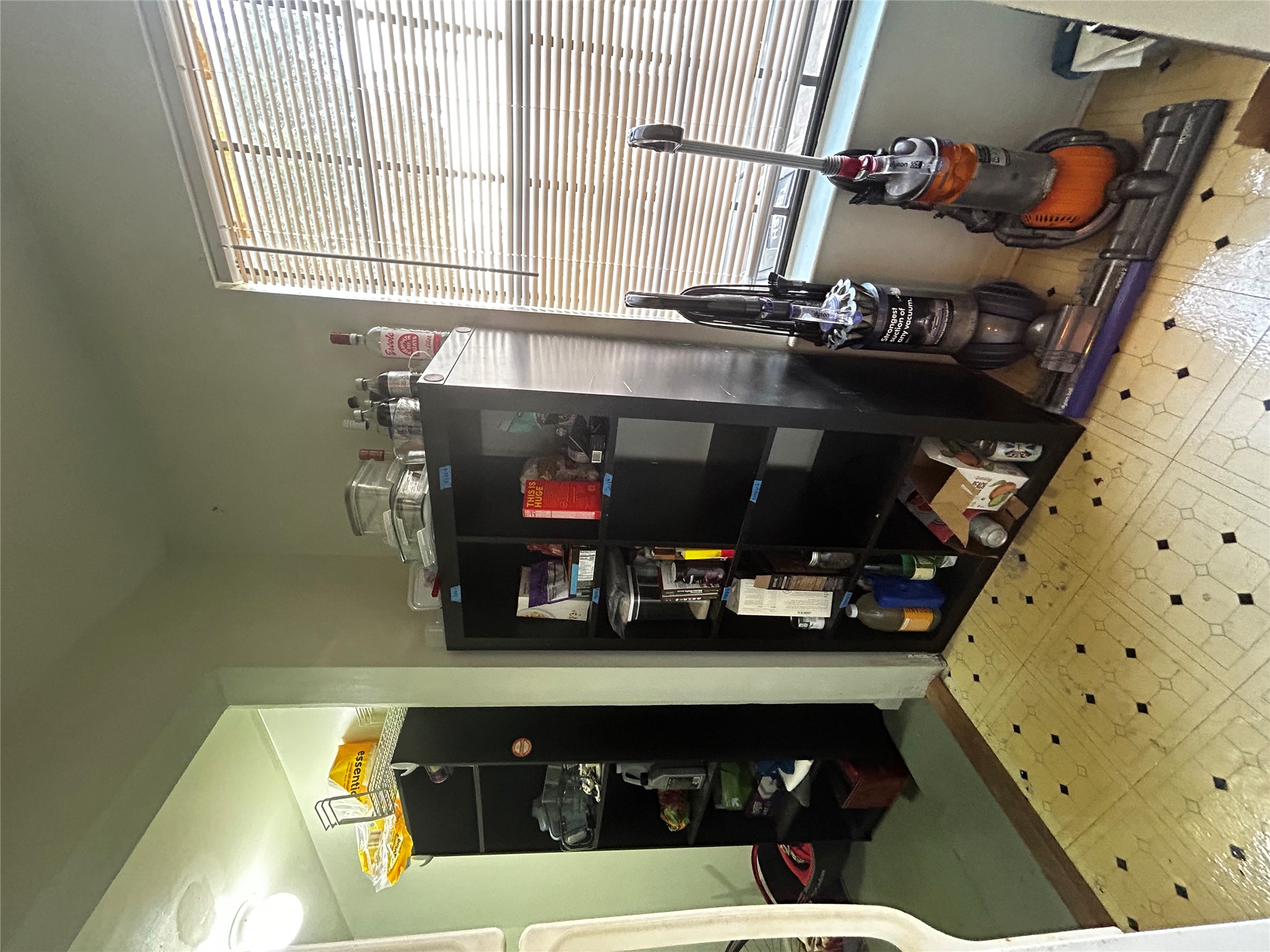 4511 B Avenue, Unit B Austin, TX 78751 - Photo 6 of 30 a room with gym equipment