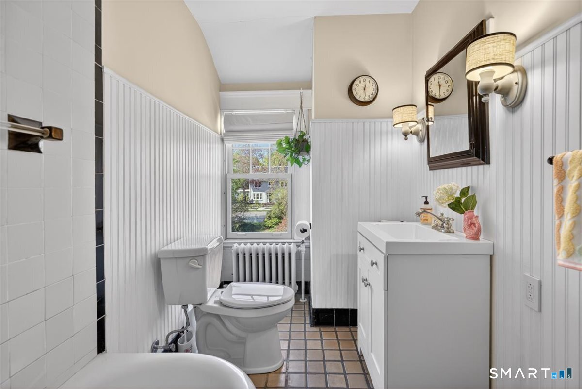 1795 Whitney Avenue Hamden, CT 06517 - Photo 26 of 40 Full bath en suite with 2nd bedroom