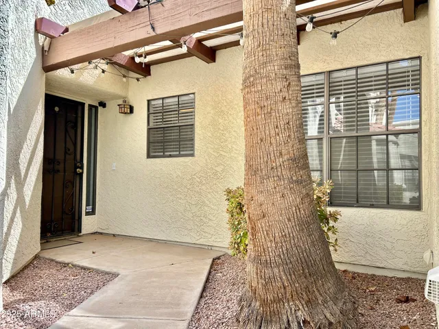 $2,100 | 1906 East Sunburst Lane, Tempe, AZ 85284