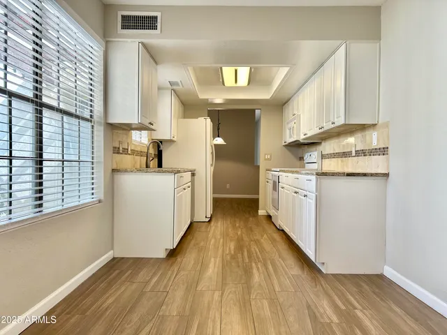 $2,100 | 1906 East Sunburst Lane, Tempe, AZ 85284