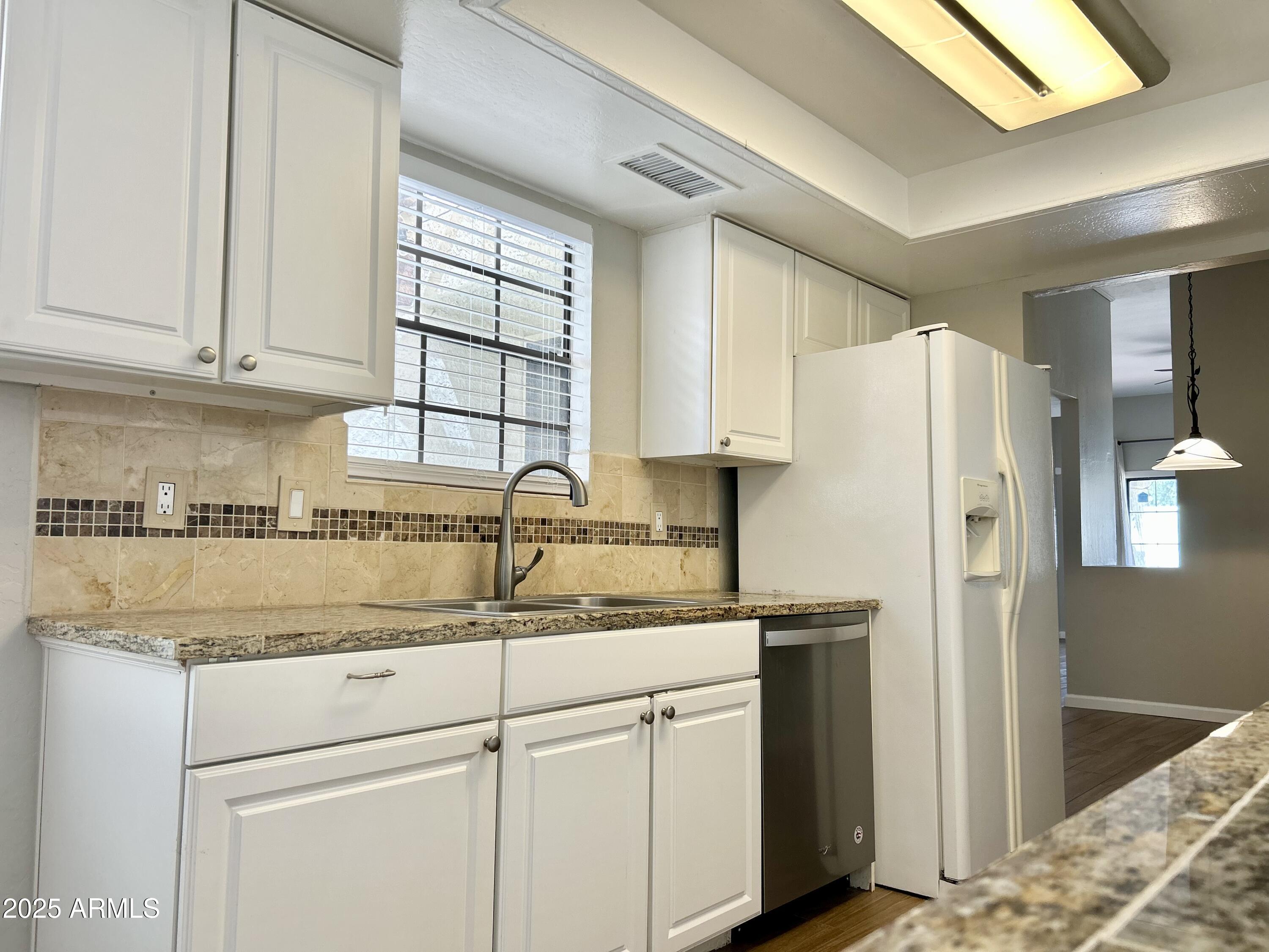 1906 East Sunburst Lane Tempe, AZ 85284 - Photo 8 of 24 IMG_3381