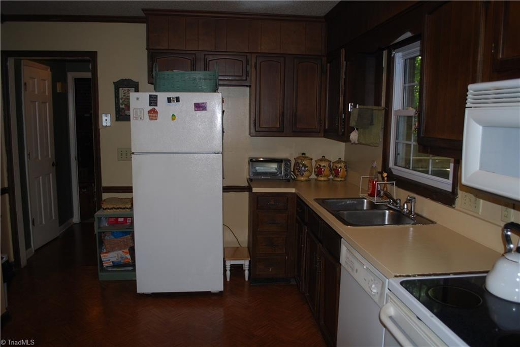 2121 Three Meadows Road Greensboro, NC 27455 - Photo 5 of 9 Gallery Image 5