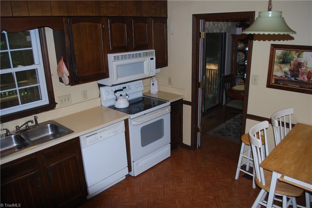 2121 Three Meadows Road Greensboro, NC 27455 - Photo 6 of 9 Gallery Image 6