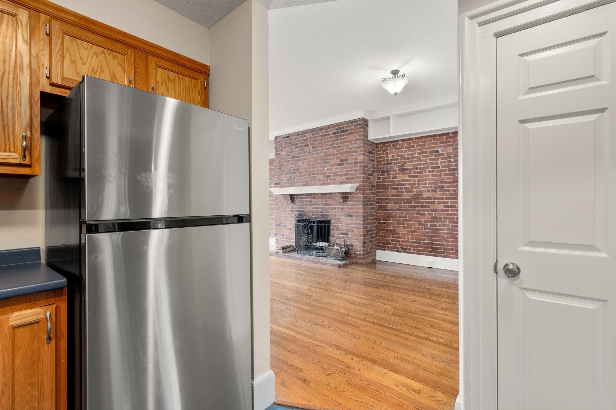 72 Temple Street, Unit 3 Springfield, MA 01105 - Photo 6 of 19 Gallery Image 6