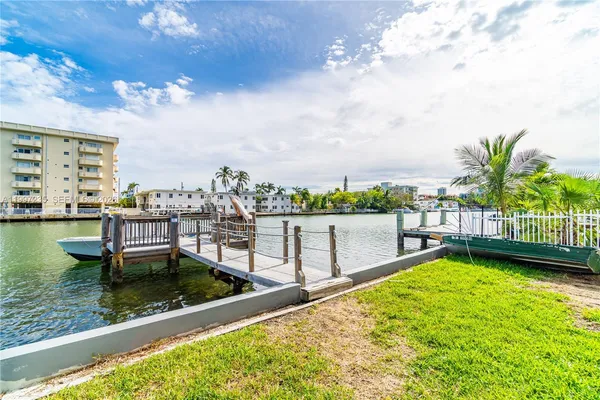 $1,850 | 8401 Crespi Boulevard, Unit 3, Miami Beach, FL 33141