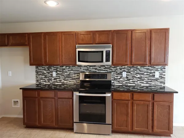 $2,525 | 703 Beau Drive, Wylie, TX 75098