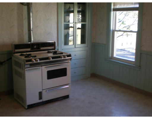 5 Louise Street Worcester, MA 01607 - Photo 4 of 21 Gallery Image 4