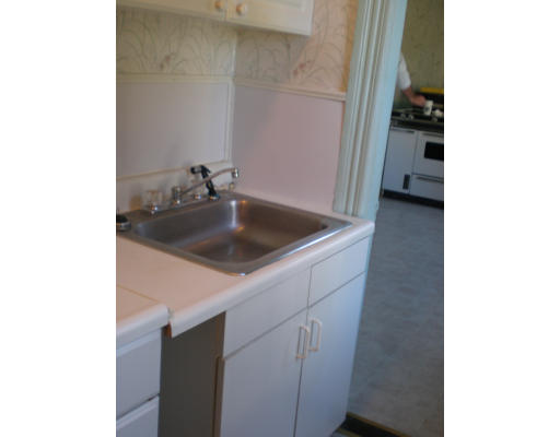 5 Louise Street Worcester, MA 01607 - Photo 6 of 21 Gallery Image 6
