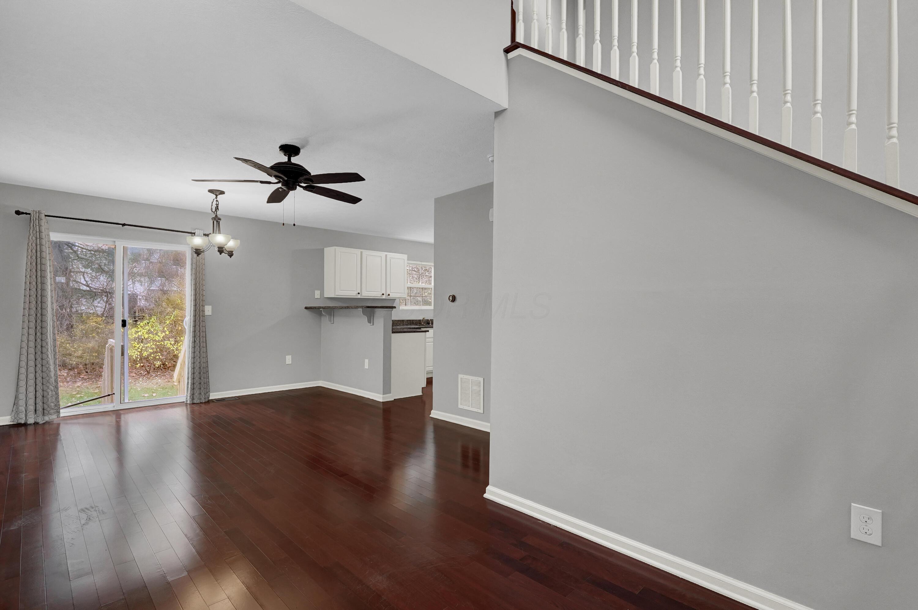 8311 Bruntsfield Road Columbus, OH 43235 - Photo 5 of 47 Entrance