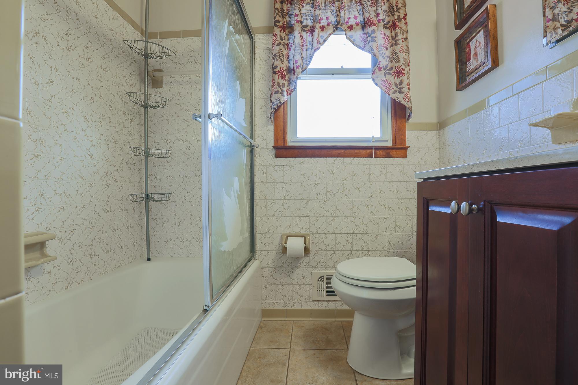 8809 Ashford Road Baltimore, MD 21234 - Photo 12 of 23 Bath