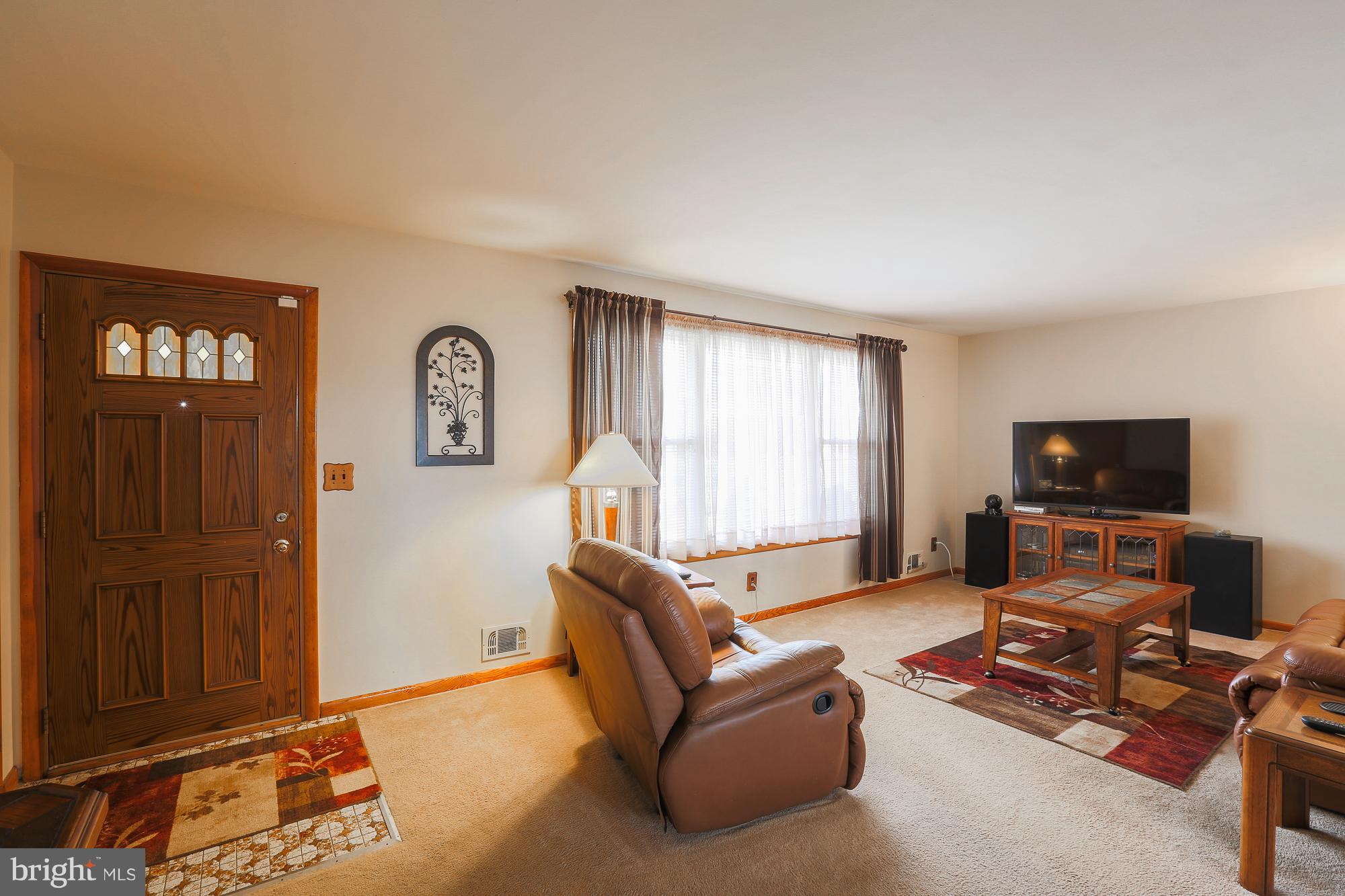 8809 Ashford Road Baltimore, MD 21234 - Photo 3 of 23 Family Room