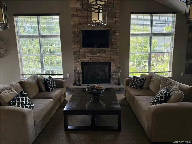 $625,000 | 14 Pritchard Court, Fishkill, NY 12508