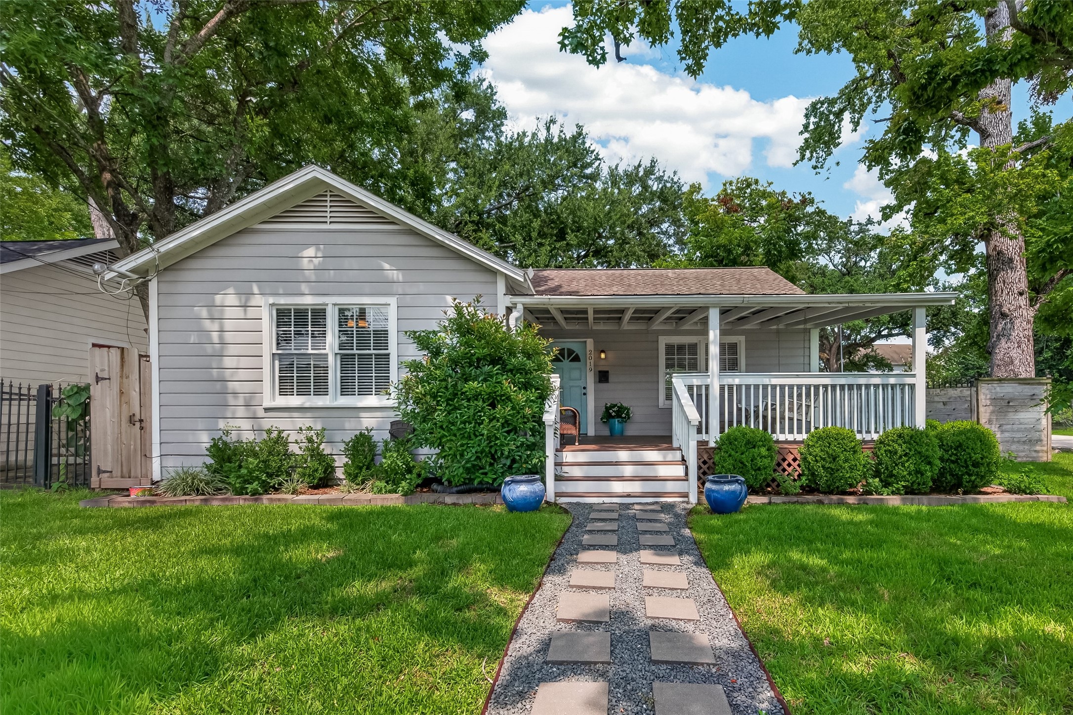 2019 Gostick Street Houston, TX 77008 - Photo 8 of 36 a front view of a house with garden