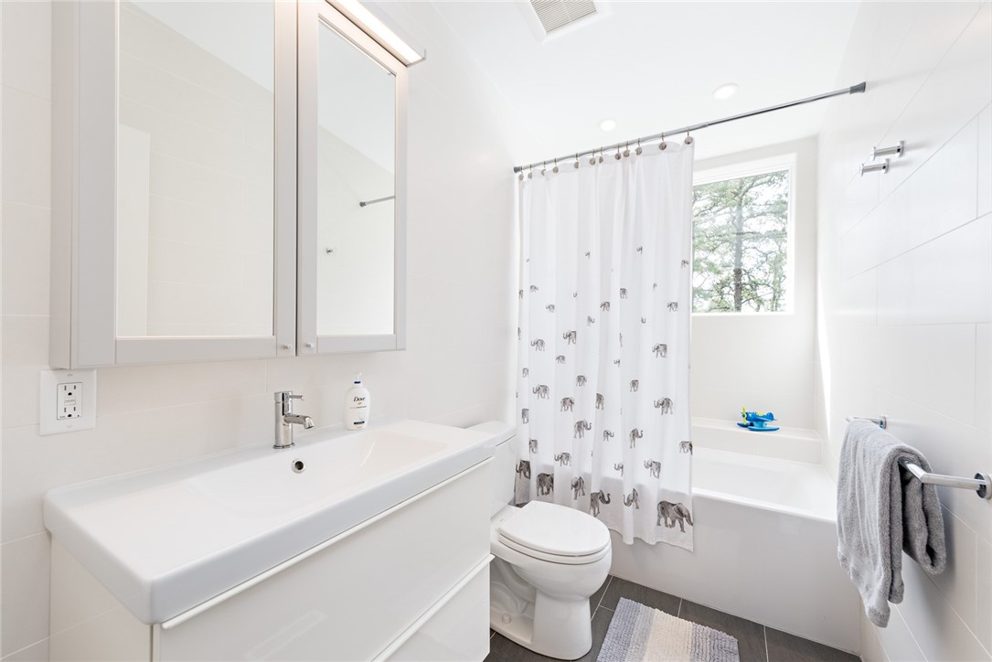 21 Fairview Avenue Hopkinton, RI 02832 - Photo 33 of 50