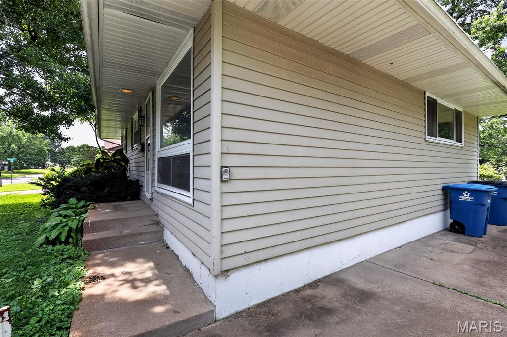 10829 Glen Garry Road St. Louis, MO 63137 - Photo 20 of 23