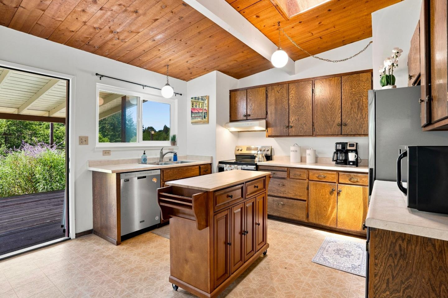 2063 Cox Road Aptos, CA 95003 - Photo 9 of 26 Gallery Image 9