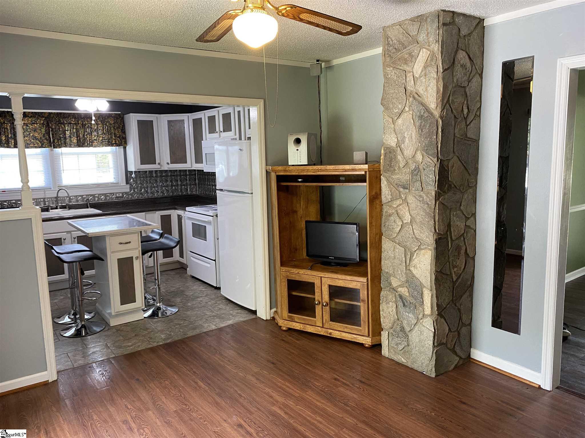 212 Agnew Road Greenville, SC 29617 - Photo 5 of 22 Gallery Image 5