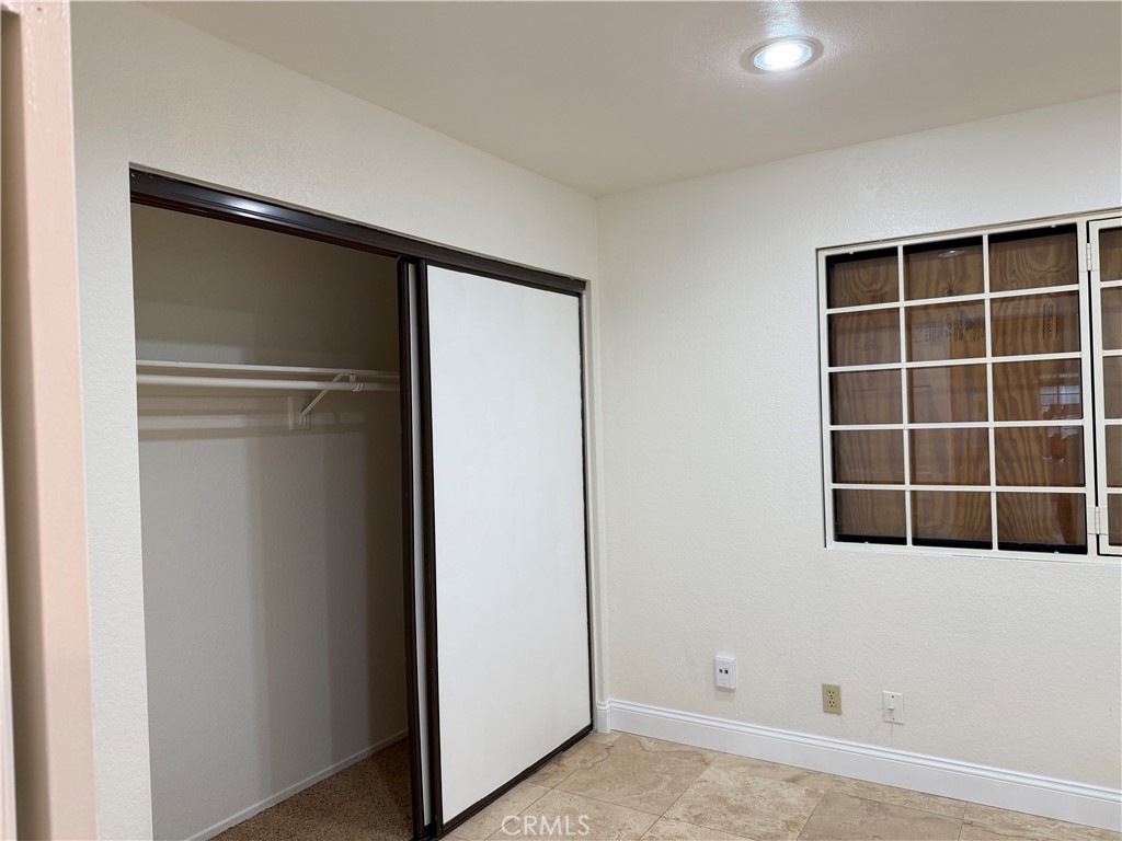 2421 Mangular Avenue Corona, CA 92882 - Photo 11 of 25 Room 1 downstair