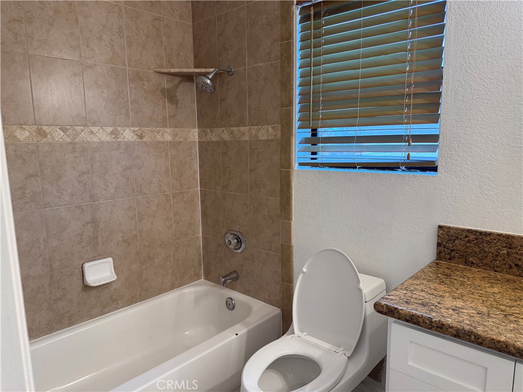 2421 Mangular Avenue Corona, CA 92882 - Photo 16 of 25 Bathroom 2 upstair