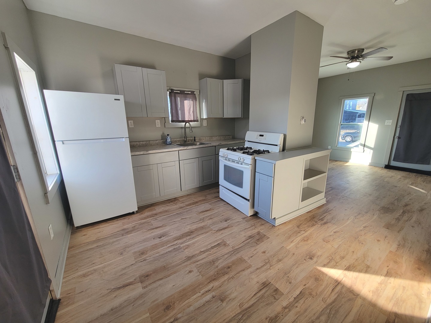 533 Deleon Street Ottawa, IL 61350 - Photo 2 of 15