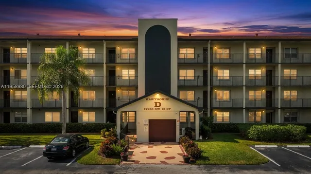 $1,900 | 12950 Southwest 13th Street, Unit 309D, Pembroke Pines, FL 33027
