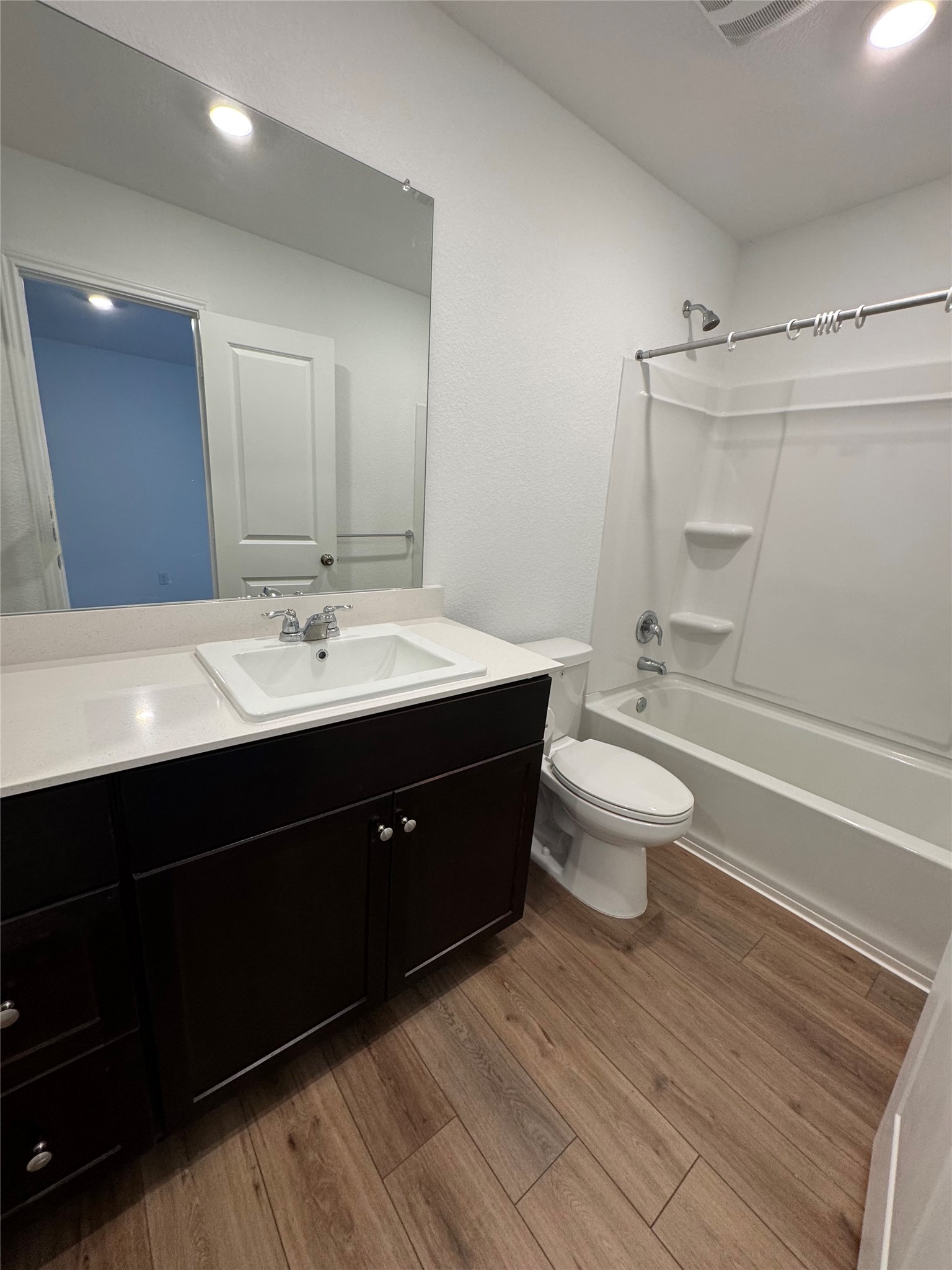 63 Trinity Circle Lockhart, TX 78644 - Photo 8 of 16 Primary en-suite bathroom