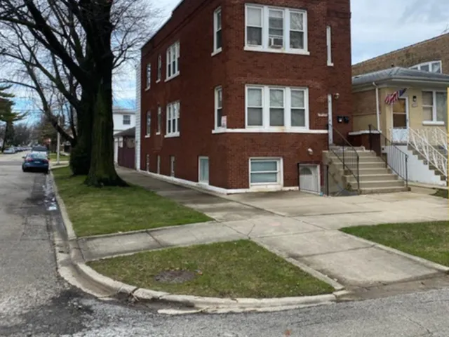 $695,000 | 5700 North Parkside Avenue, Chicago, IL 60646