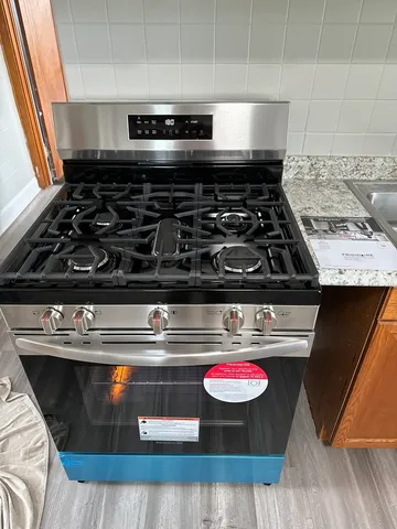 $695,000 | 5700 North Parkside Avenue, Chicago, IL 60646