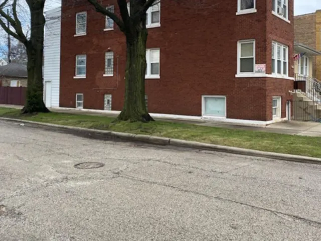 $695,000 | 5700 North Parkside Avenue, Chicago, IL 60646