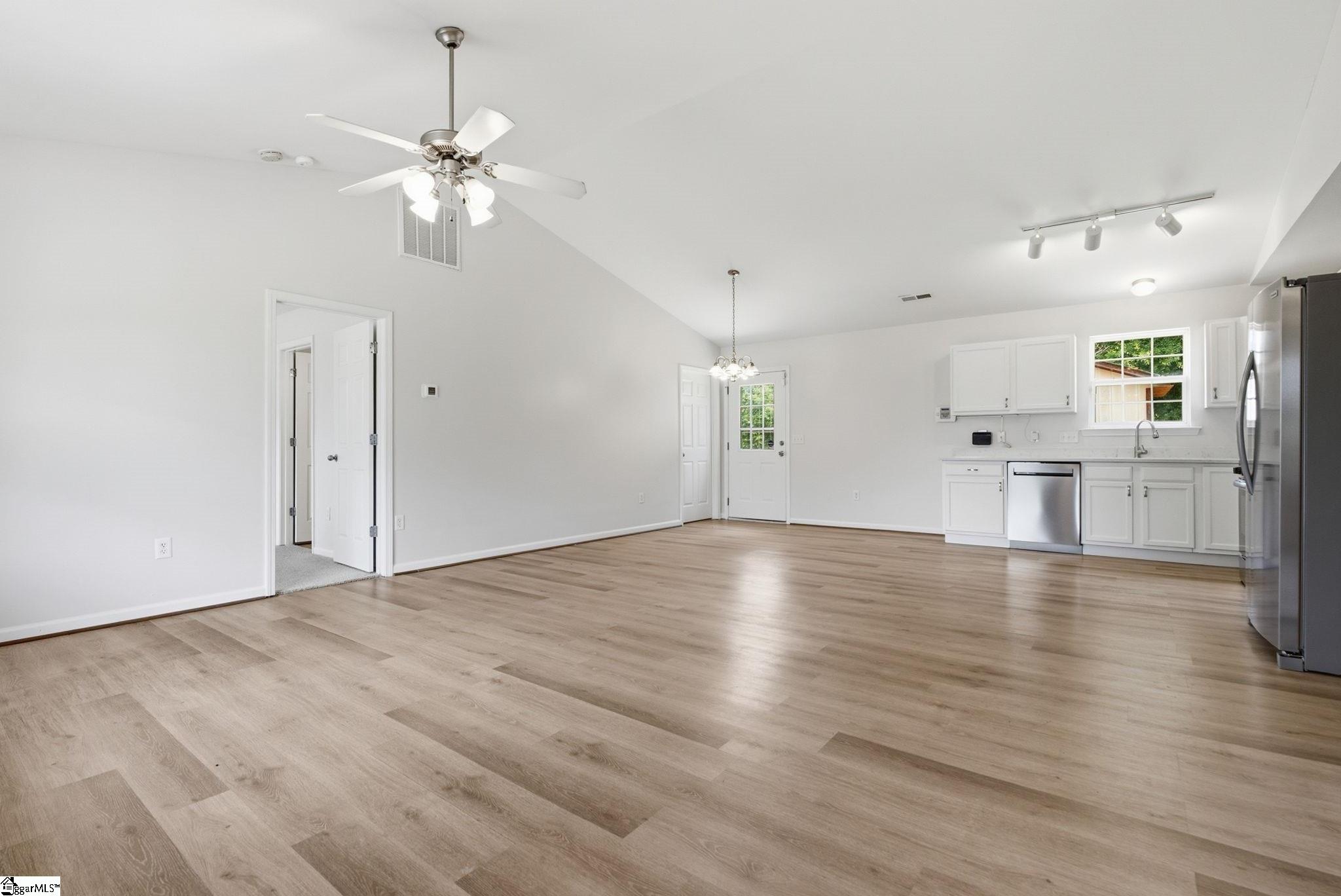 366 Edwards Road Lyman, SC 29365 - Photo 3 of 32