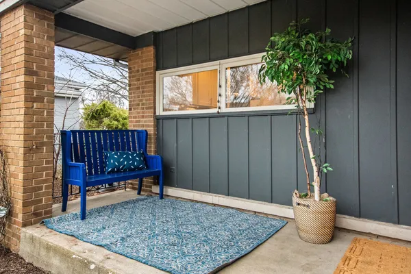 $899,000 | 6323 North Kirkwood Avenue, Chicago, IL 60646