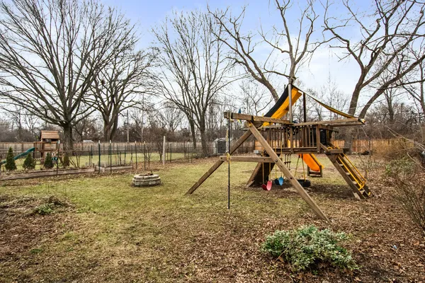 $899,000 | 6323 North Kirkwood Avenue, Chicago, IL 60646