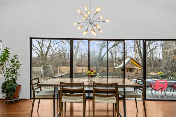 $899,000 | 6323 North Kirkwood Avenue, Chicago, IL 60646