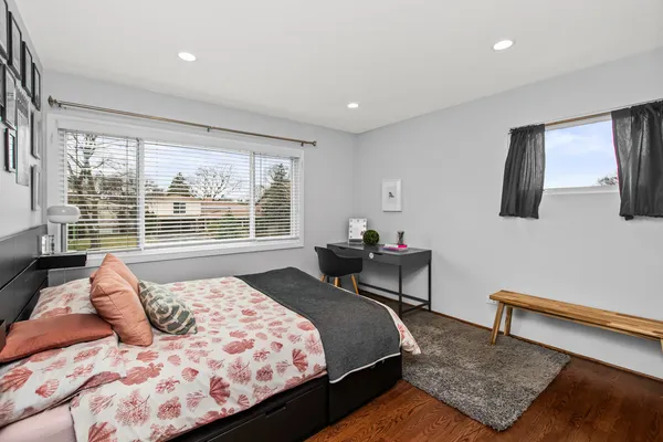 $899,000 | 6323 North Kirkwood Avenue, Chicago, IL 60646