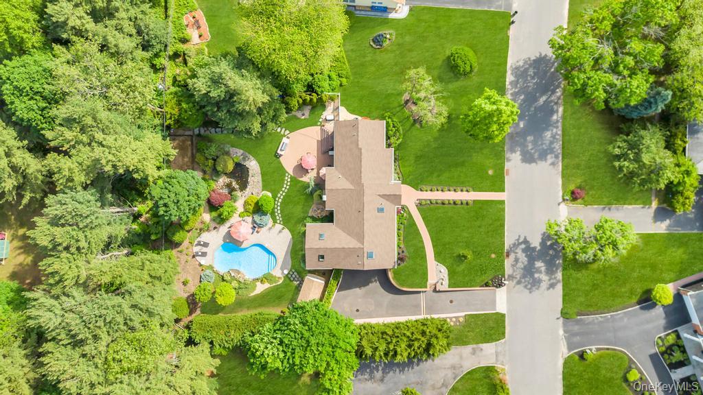 10 South Lot Road Smithtown, NY 11787 - Photo 4 of 50