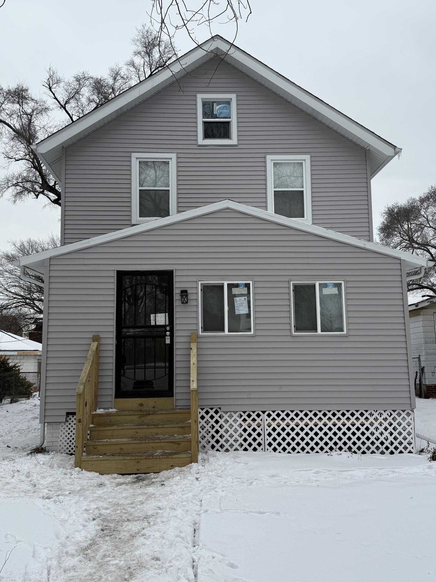 634 Kentucky Street Gary, IN 46402 - Photo 1 of 18 a front view of a house
