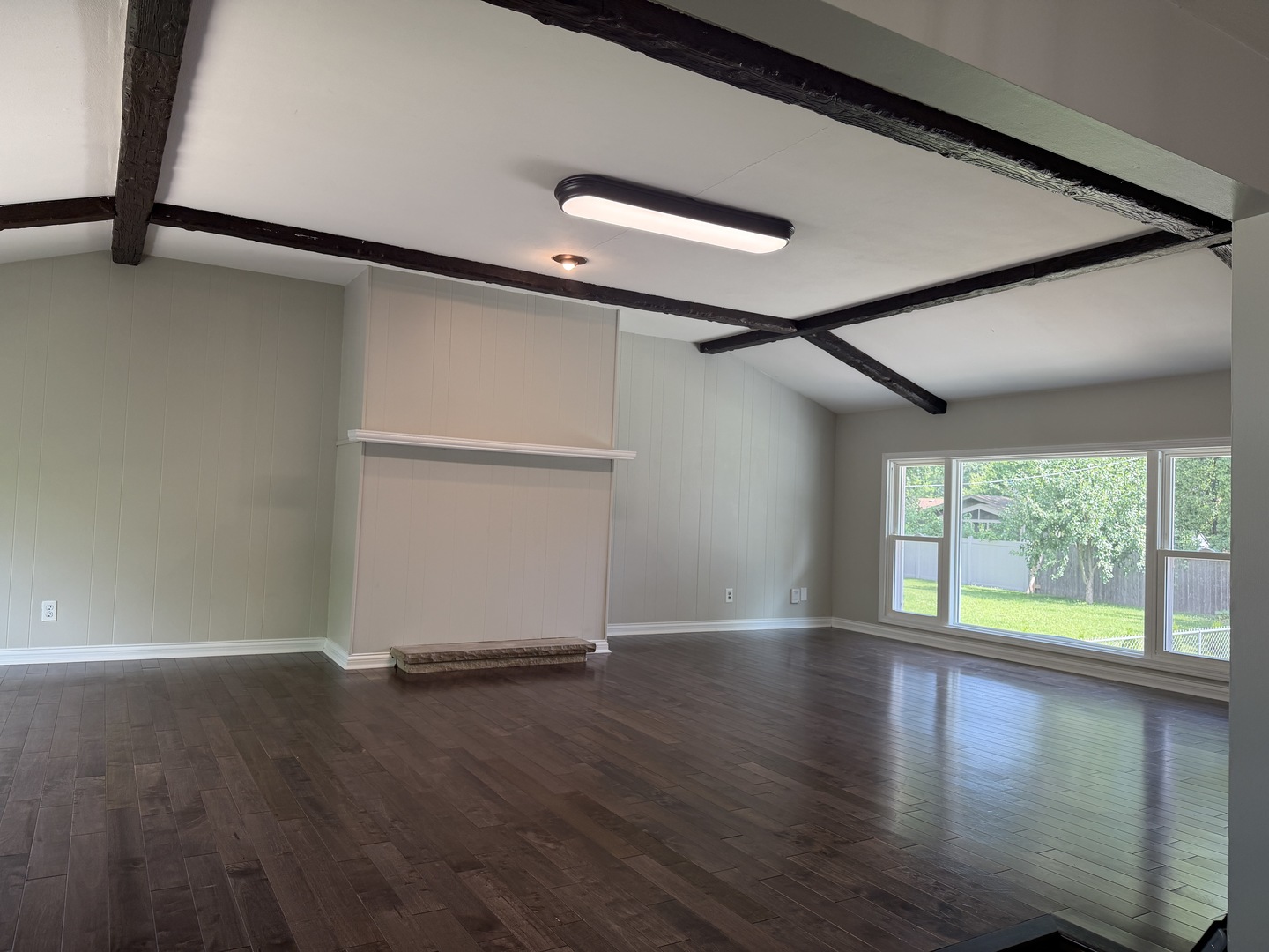 211 East Dresser Road DeKalb, IL 60115 - Photo 2 of 19