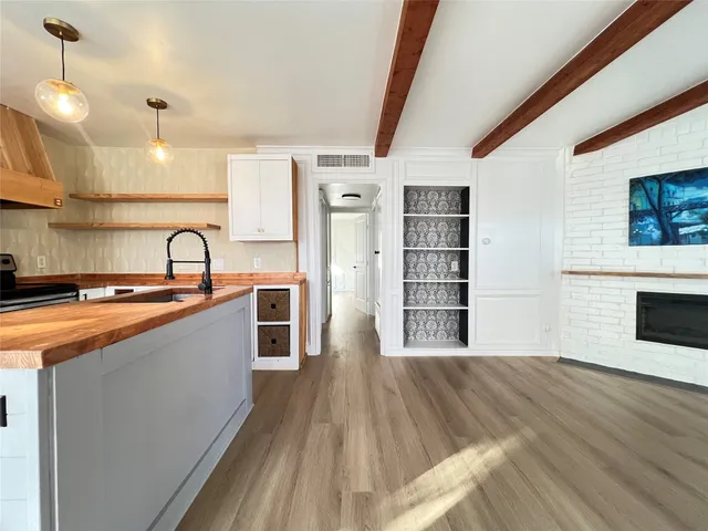 $1,800 | 3310 Hycreek Drive, Unit 1, Austin, TX 78723