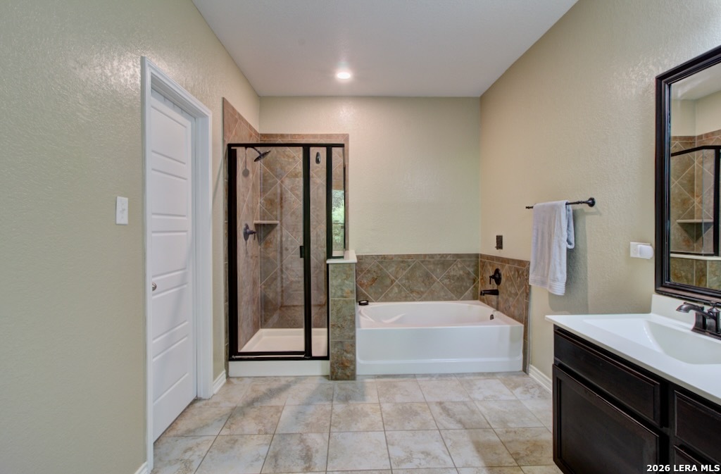 11211 Hill Top Loop Helotes, TX 78023 - Photo 15 of 33