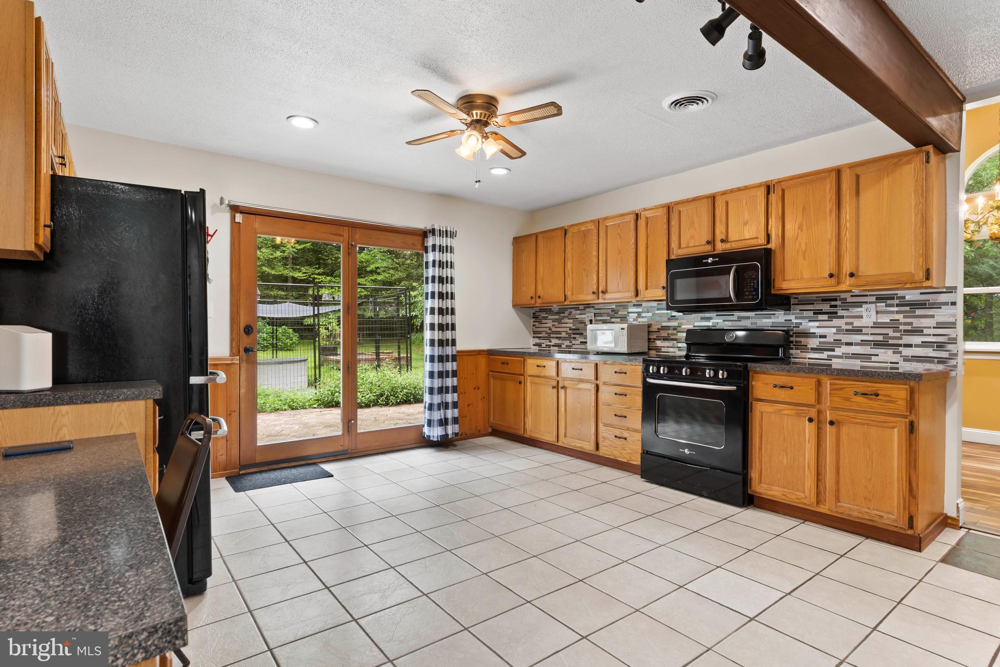 1713 Laurel Road Harrisburg, PA 17112 - Photo 16 of 27 Gallery Image 16