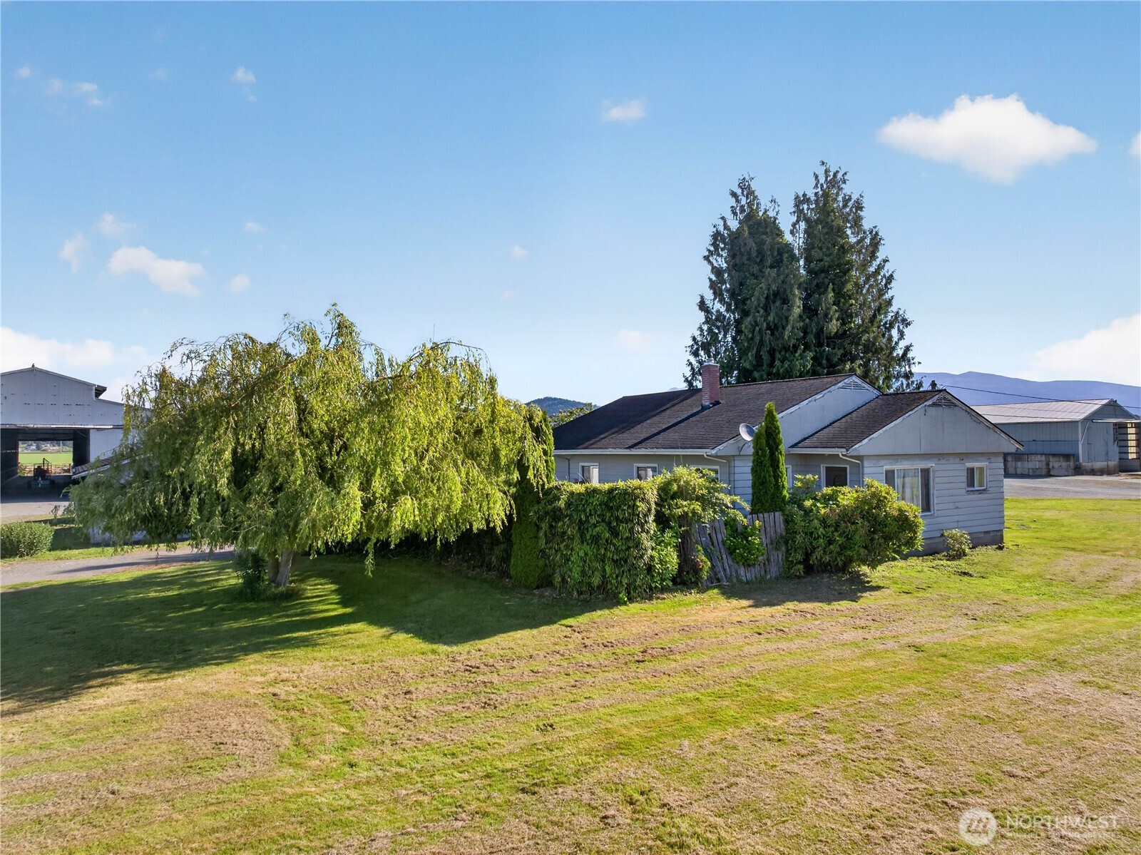 19933 Cook Road Burlington, WA 98233 - Photo 4 of 37