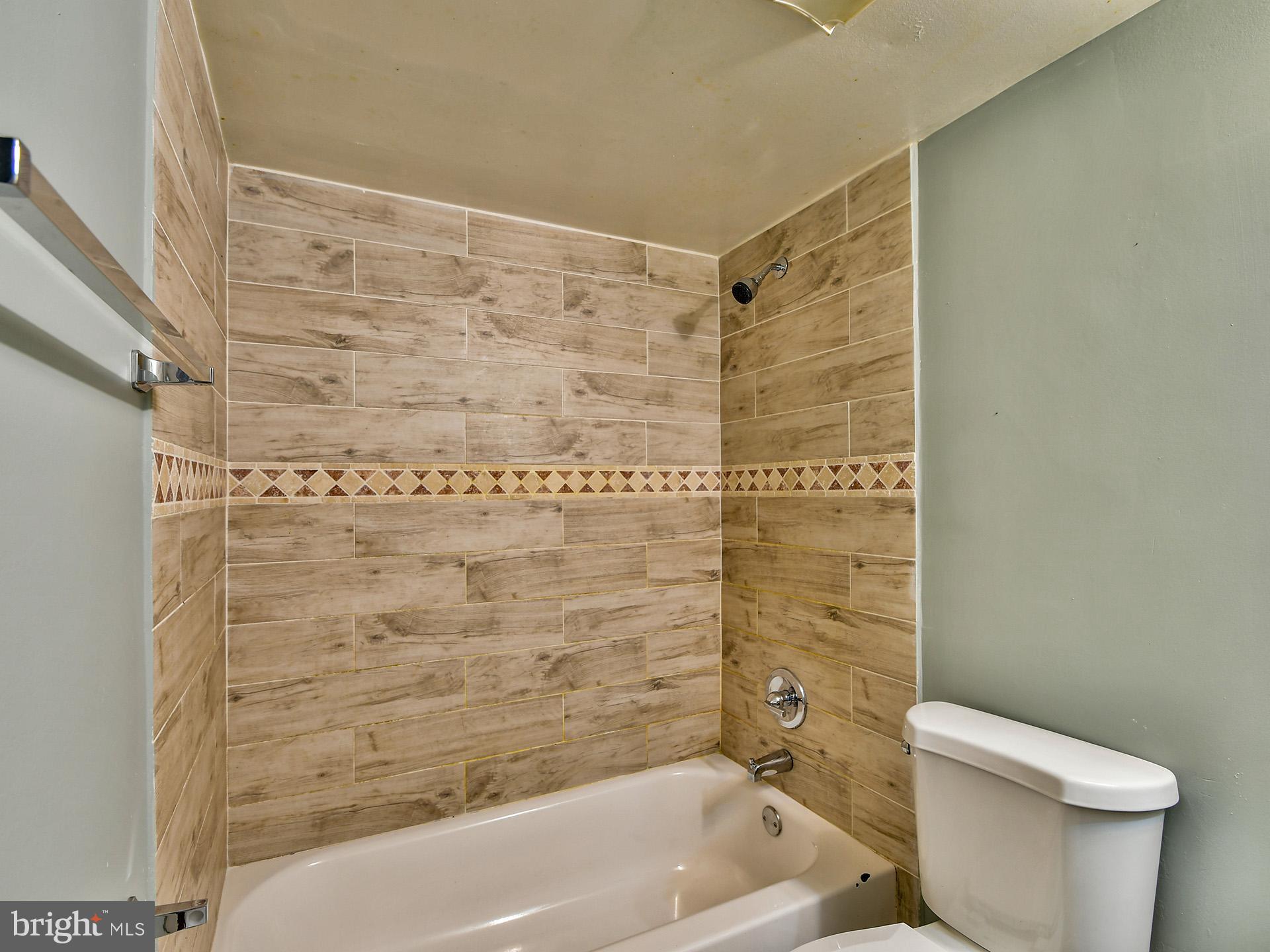 15605 Dorset Road, Unit 202 Laurel, MD 20707 - Photo 17 of 26 Bath