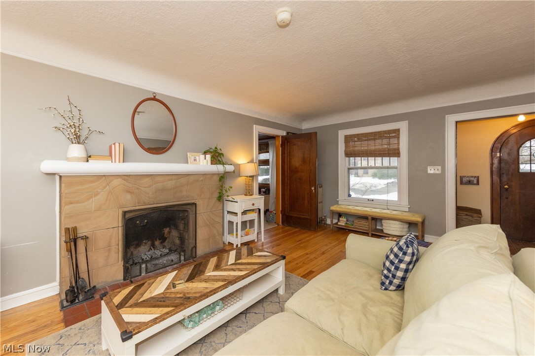 2495 Eaton Road Cleveland, OH 44118 - Photo 4 of 33 Gallery Image 4
