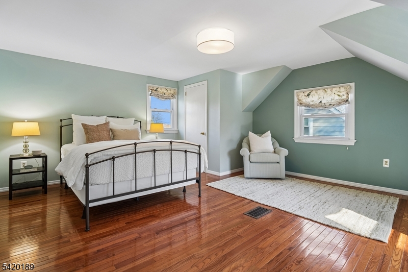 8 Edison Drive Summit, NJ 07901 - Photo 16 of 34