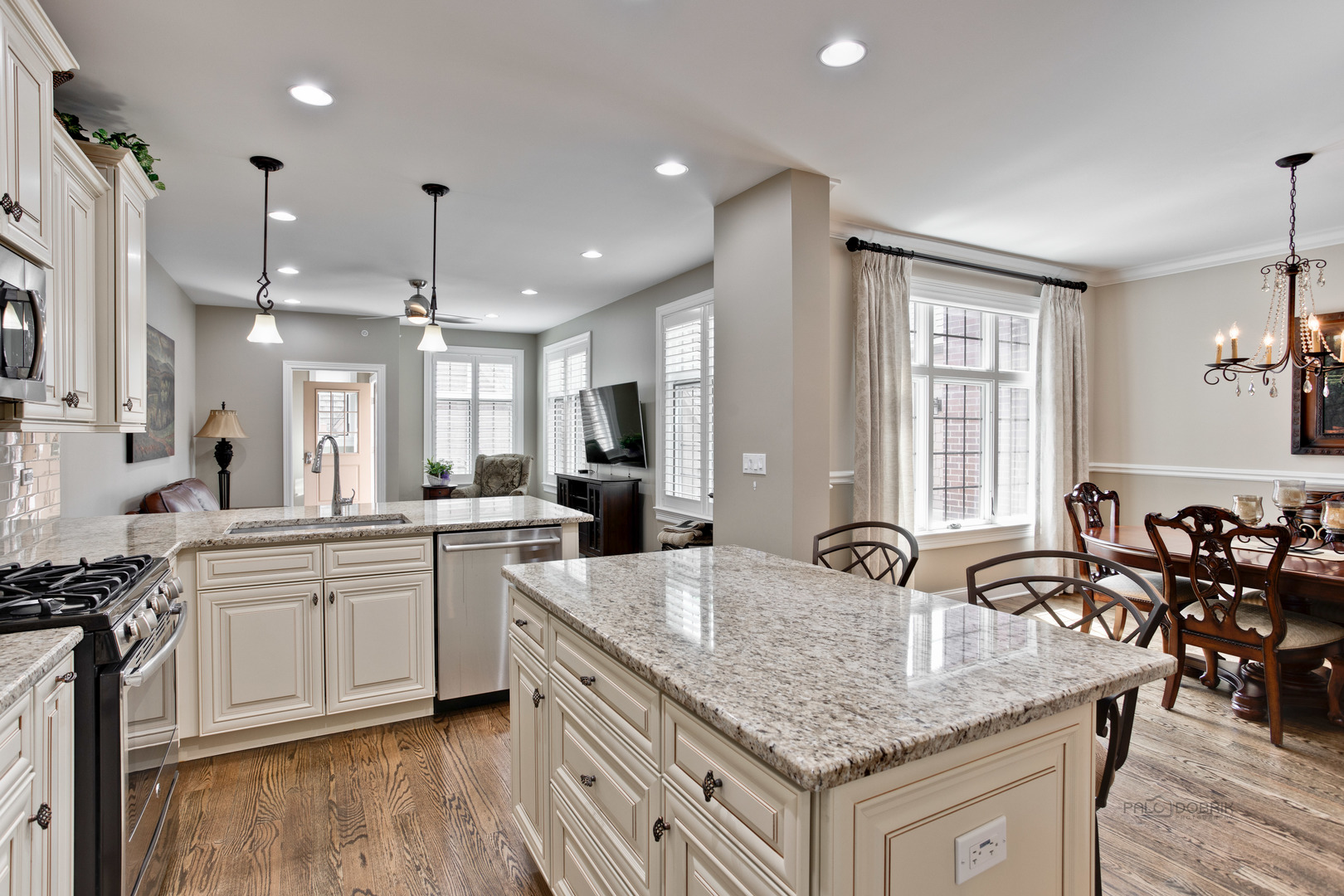 11 South Emerson Street, Unit B Mount Prospect, IL 60056 - Photo 12 of 36