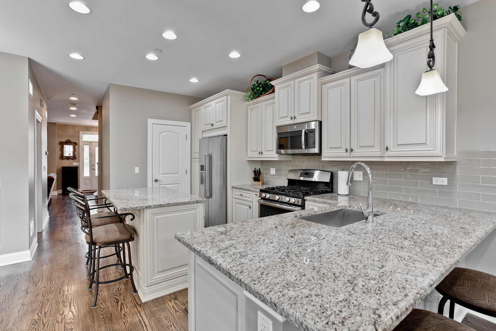 11 South Emerson Street, Unit B Mount Prospect, IL 60056 - Photo 13 of 36