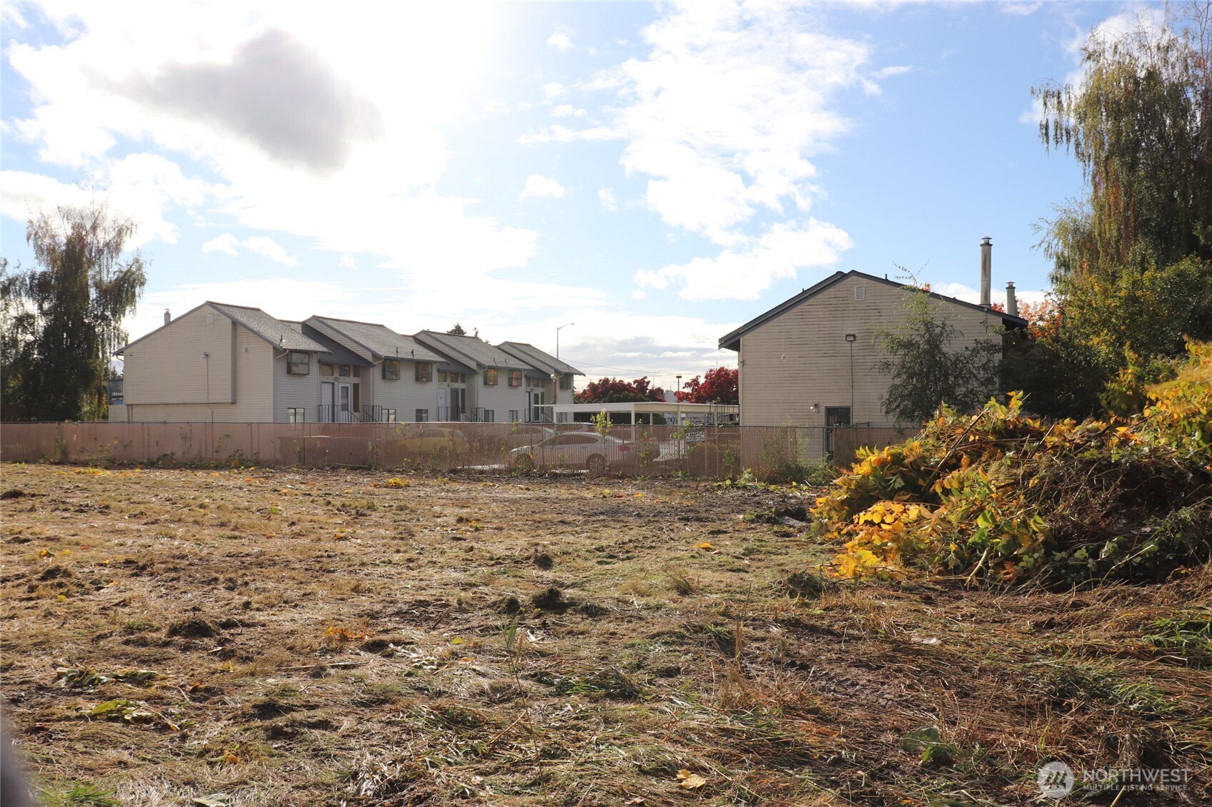23809 West Valley Highway Kent, WA 98032 - Photo 13 of 23 a backyard of a house